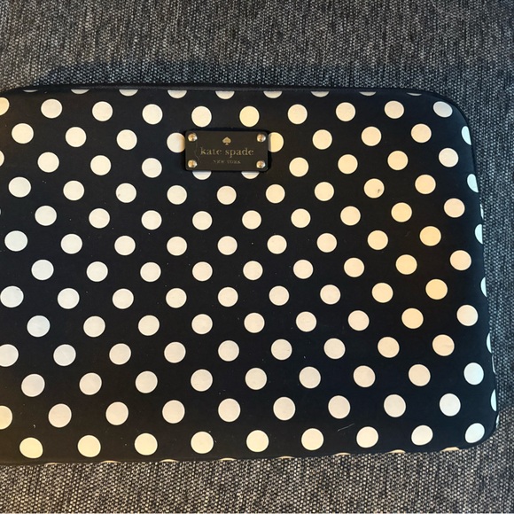 Kate Spade Black and White Polka Dot Laptop Case - Picture 1 of 4